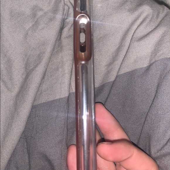 iPhone XR gear4 case - Picture 2 of 3